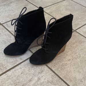 Steve Madden Black Wedge Suede Ankle Boots